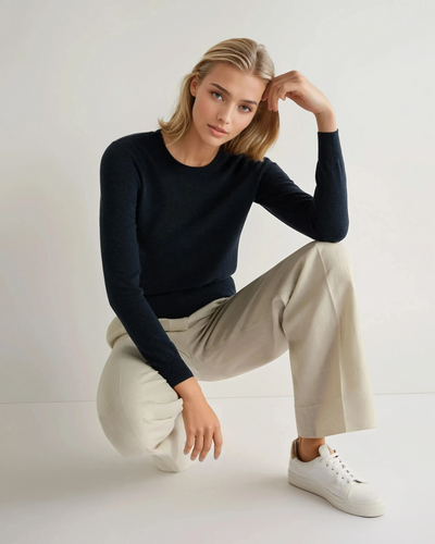 N.Peal Women's Evie Classic Round Neck Cashmere Sweater Indigo Blue