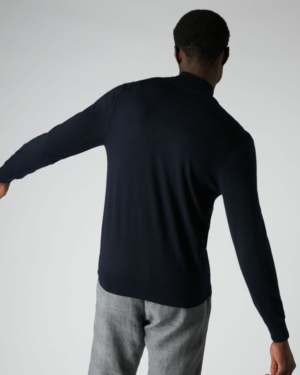 N.Peal Men's Conduit Fine Gauge Cashmere V Neck Jumper Navy Blue