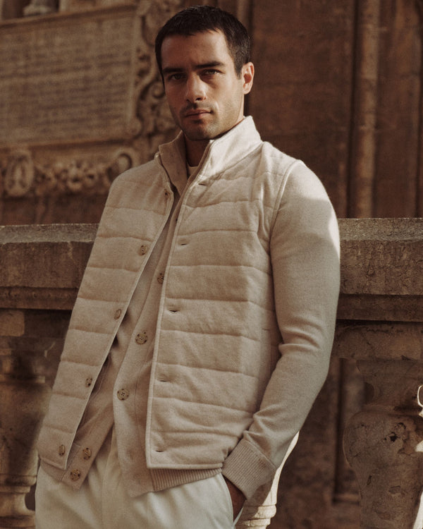 N.Peal Men's Cashmere Quilted Gilet Ecru White