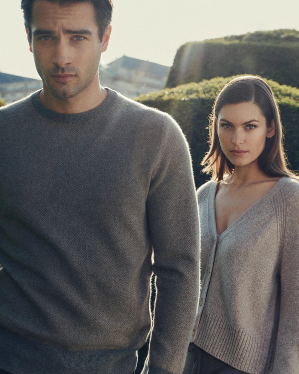 N.Peal Men's Oxford Herringbone Round Neck Cashmere Sweater Smoky Herringbone Grey