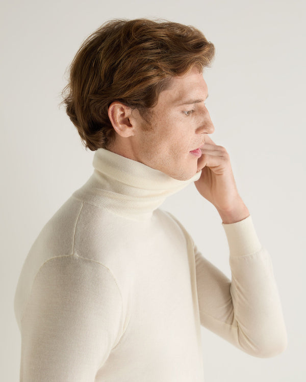 N.Peal Men's Pimlico Fine Gauge Cashmere Roll Neck Jumper New Ivory White