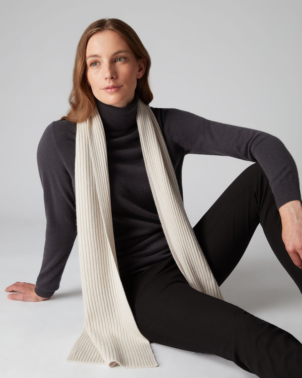 Unisex Short Ribbed Cashmere Scarf 2