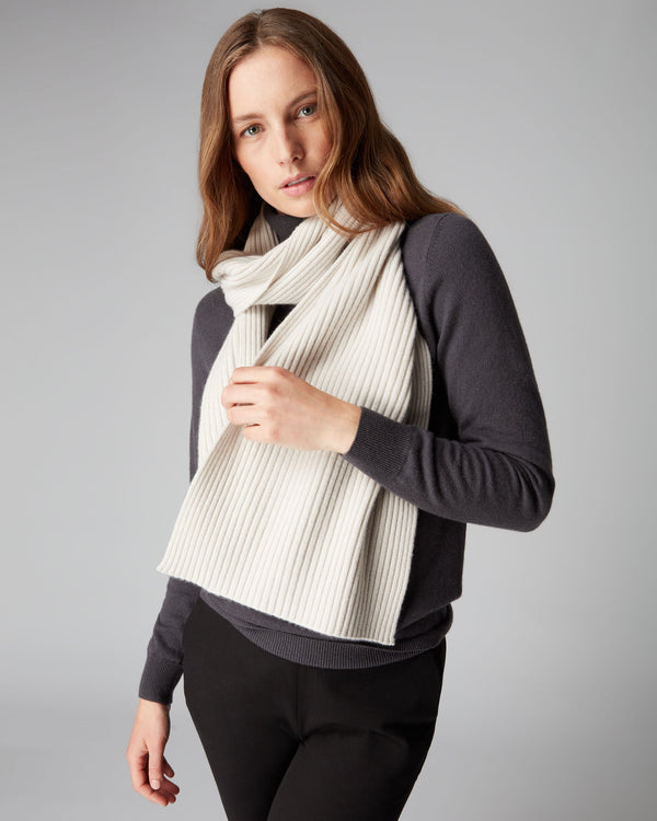 Unisex Short Ribbed Cashmere Scarf 4