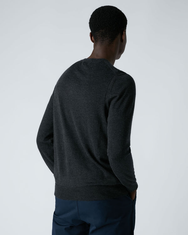 N.Peal Men's Covent Fine Gauge Cashmere Round Neck Jumper Dark Charcoal Grey