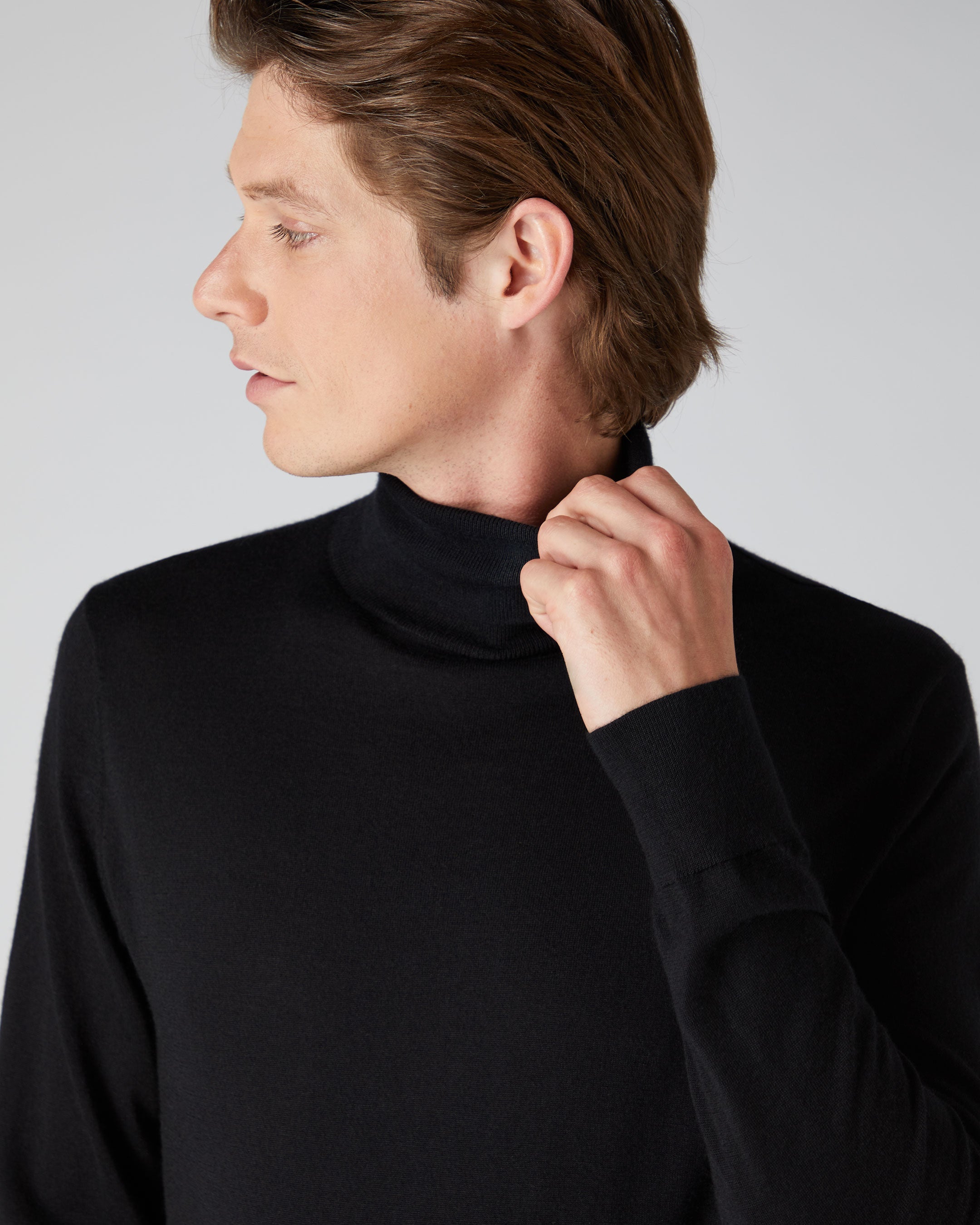 Men's Pimlico Fine Gauge Cashmere Turtle Neck Sweater Black | N.Peal