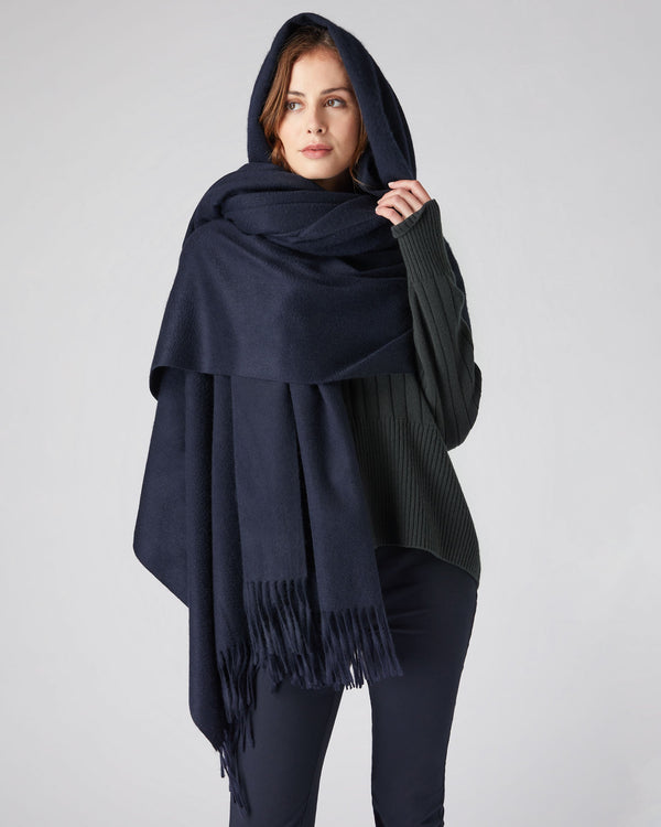 N.Peal Unisex Woven Cashmere Blanket Navy Blue
