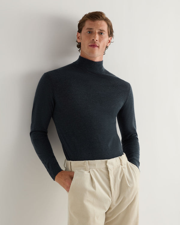 N.Peal Men's Fine Gauge Cashmere Turtle Neck Jumper Azurine Blue