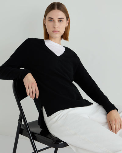 N.Peal Women's Relaxed V Neck Cashmere Jumper Black