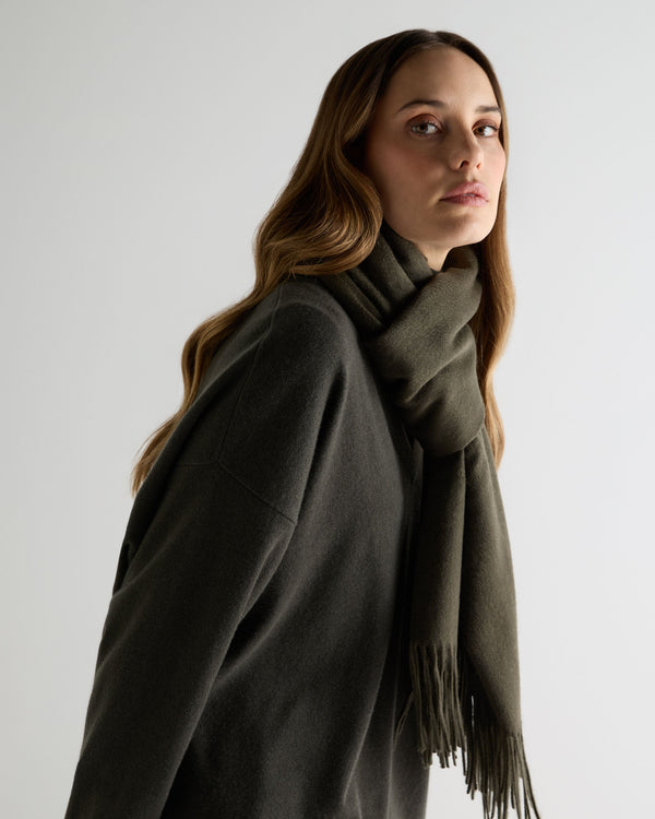 N.Peal Women's Woven Cashmere Shawl Arabica Khaki Green