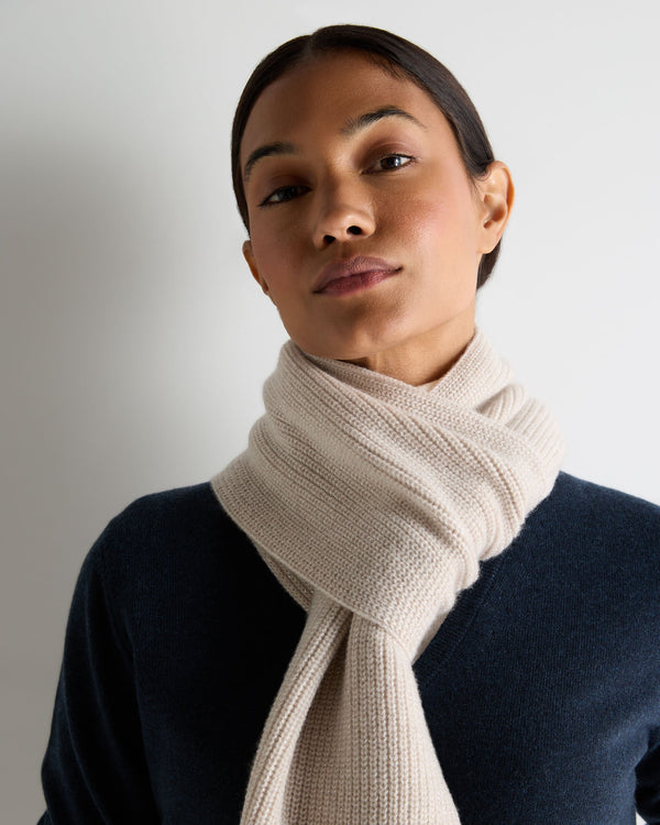 N.Peal Women's Ribbed Cashmere Scarf With Lurex Ecru White Sparkle
