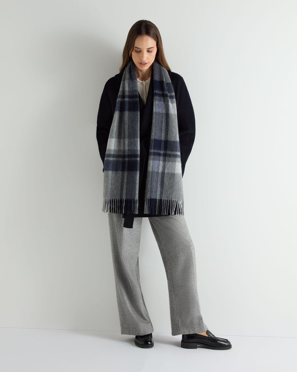 N.Peal Unisex Cashmere Check Scarf Grey + Navy
