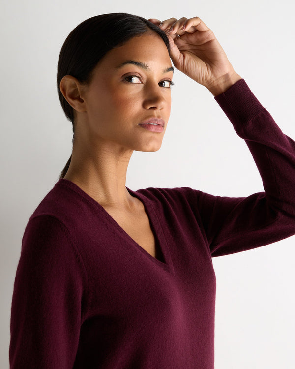 N.Peal Women's Phoebe V Neck Cashmere Jumper Bordeaux Red