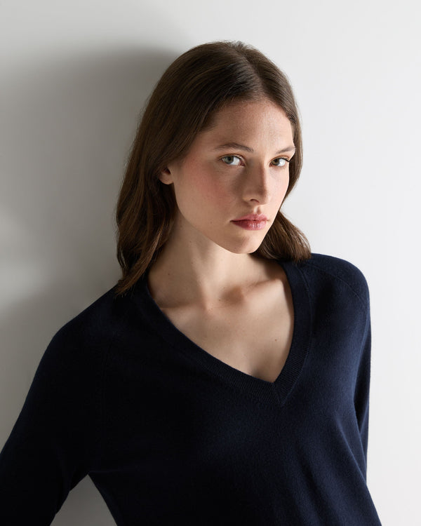 N.Peal Women's Relaxed V Neck Cashmere Jumper Navy Blue