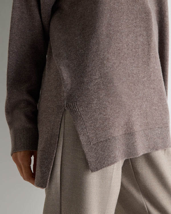 N.Peal Women's Longline V Neck Cashmere Jumper Otter Brown