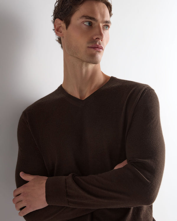 Men's Conduit Fine Gauge Cashmere V Neck Sweater 5