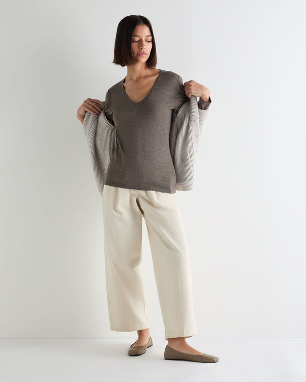 Women's Imogen Superfine Cashmere V Neck Sweater 3