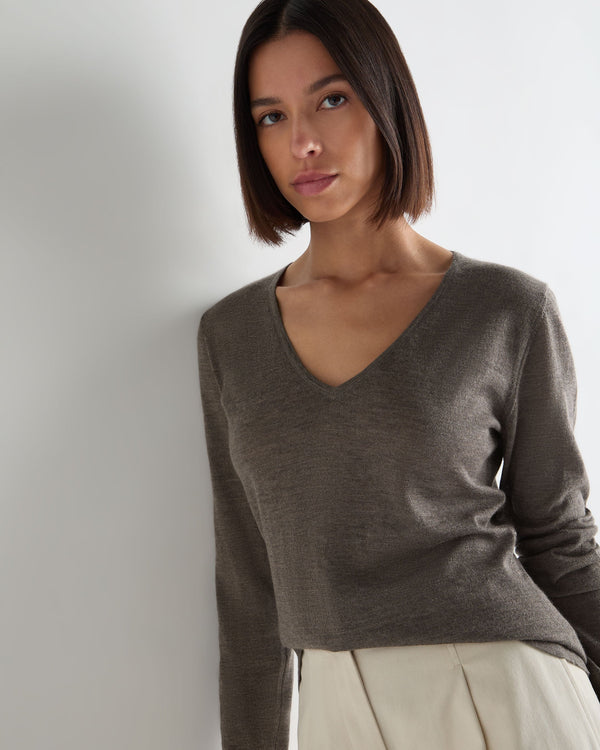 Women's Imogen Superfine Cashmere V Neck Sweater 5