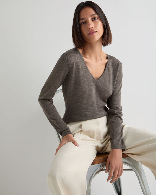Women's Imogen Superfine Cashmere V Neck Sweater 6