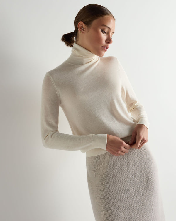 Women's Margot Superfine Cashmere Turtle Neck Sweater 6