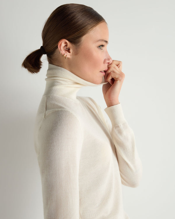 Women's Margot Superfine Cashmere Turtle Neck Sweater 7