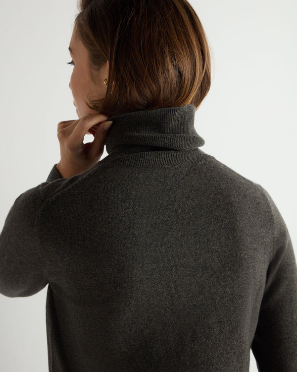 Women's Luna Turtle Neck Cashmere Sweater  5