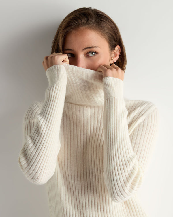 N.Peal Women's Roll Neck Cashmere Jumper New Ivory White