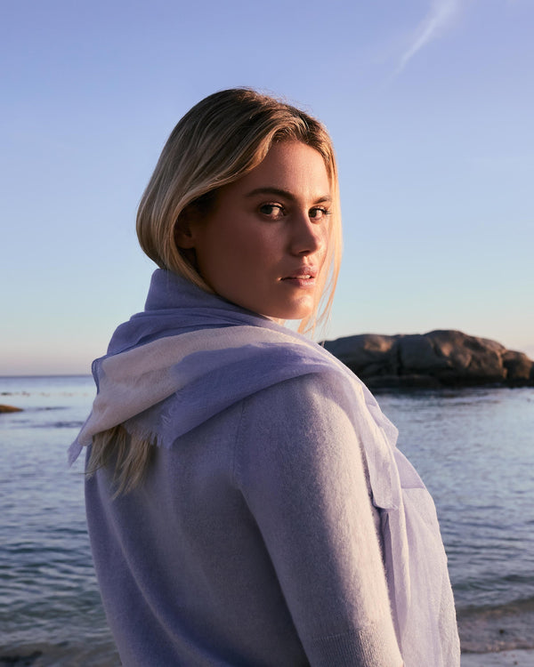 N.Peal Women's Clara V Neck Cashmere Cardigan Sea Mist Blue