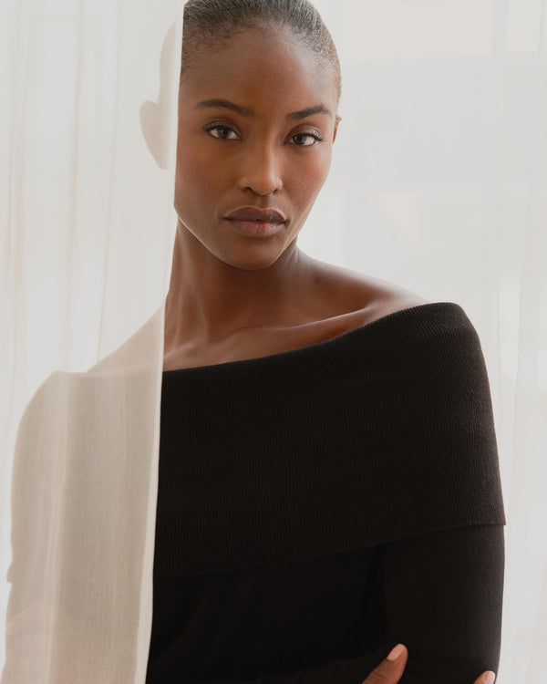 Women's Off-The-Shoulder Cashmere Sweater 7