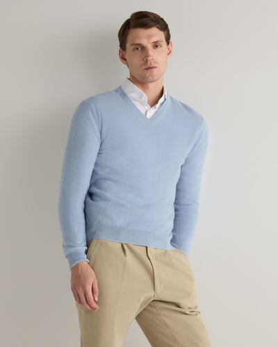 N.Peal Men's Burlington V Neck Cashmere Jumper Sea Mist Blue