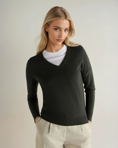N.Peal Women's Phoebe V Neck Cashmere Sweater Arabica Khaki Green