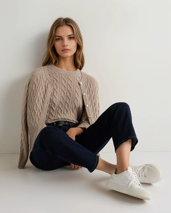 N.Peal Women's Emilia Cable Round Neck Cashmere Sweater Oatmeal Brown