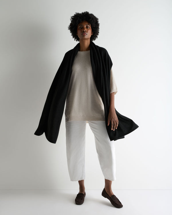N.Peal Women's Lightweight Cashmere Shawl Black