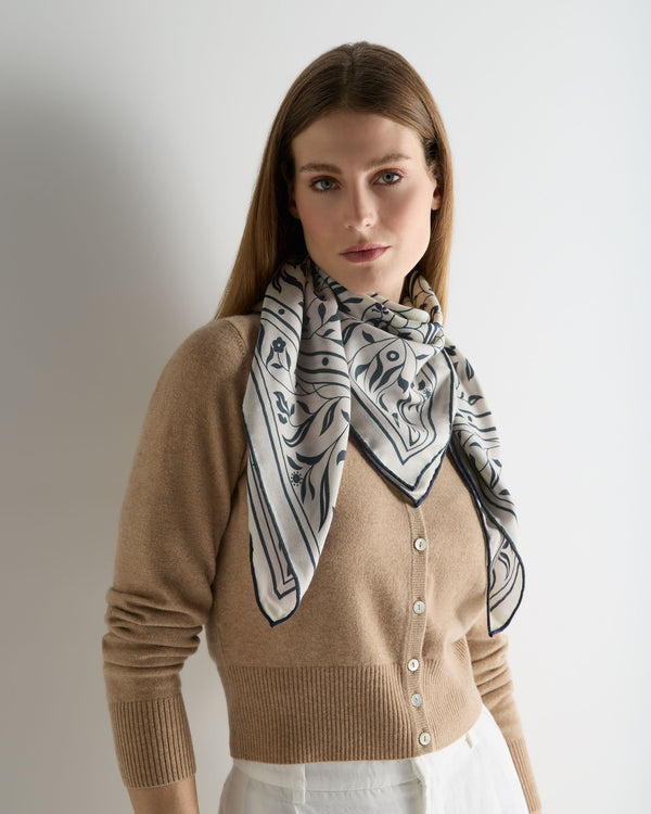 N.Peal Women's Large Decorative Foulard New Ivory White