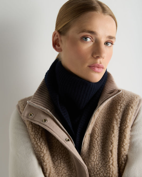 Unisex Ribbed Triangle Cashmere Scarf 5