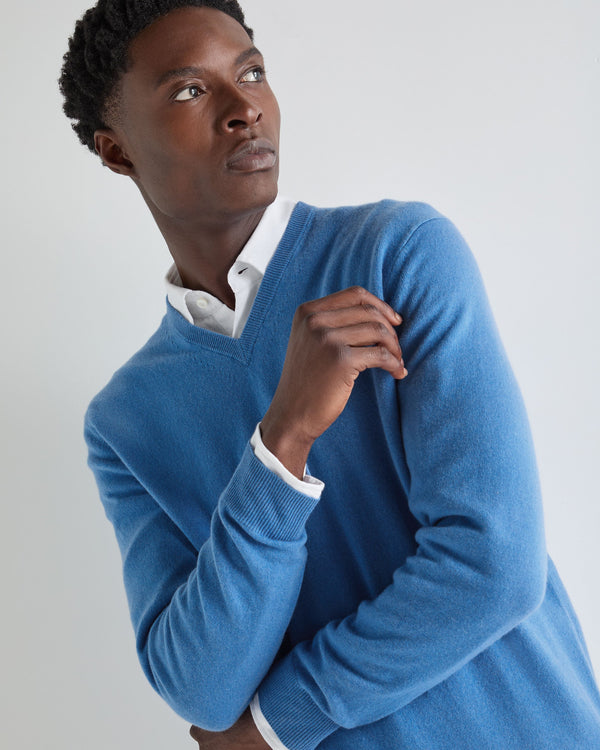 N.Peal Men's Burlington V Neck Cashmere Jumper Sunshine Blue