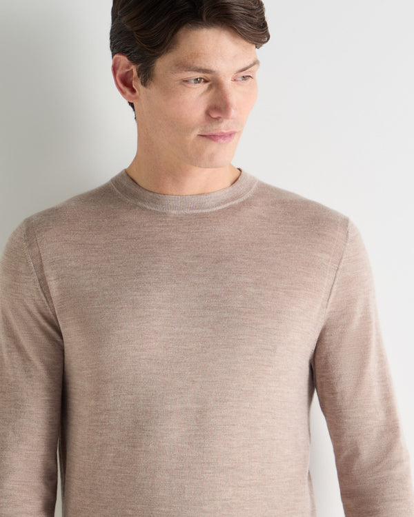 N.Peal Men's Covent Fine Gauge Cashmere Round Neck Jumper Soft Taupe Brown