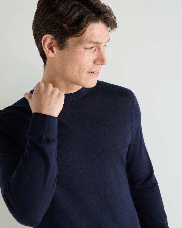 N.Peal Men's Covent Fine Gauge Cashmere Round Neck Jumper Summer Navy Blue