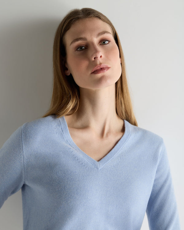 N.Peal Women's Phoebe V Neck Cashmere Jumper Sea Mist Blue
