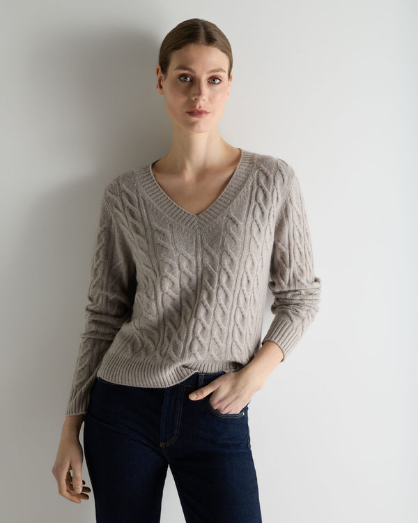 N.Peal Women's Frankie Cable V Neck Cashmere Jumper Oat Grey