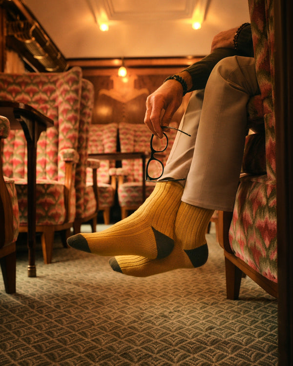 N.PEAL x TUCCI TRAVEL SOCK Ochre Yellow + Olive Green