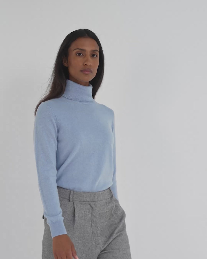 N.Peal Women's Luna Turtle Neck Cashmere Sweater Sea Mist Blue