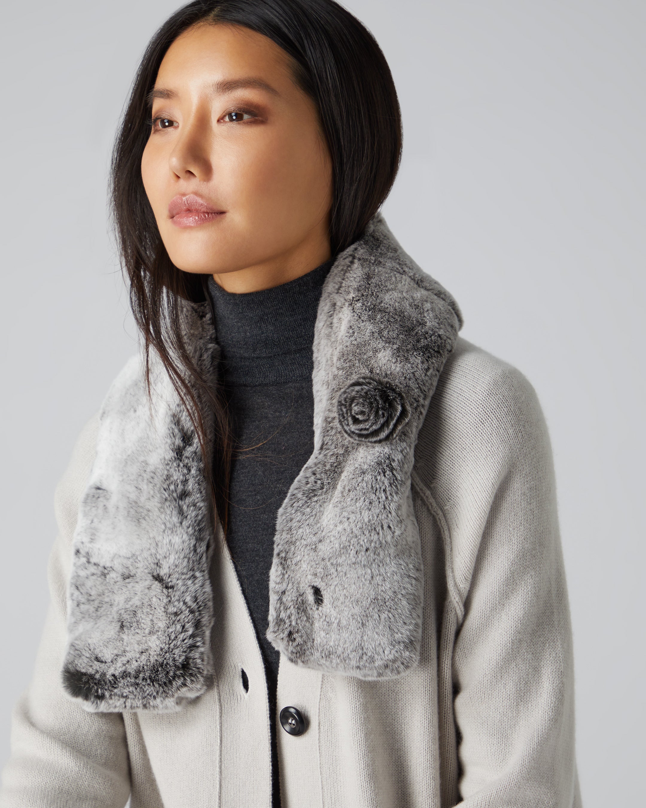 Women's Fur Neck Warmer Charcoal Grey Tipped Fur | N.Peal