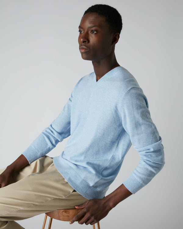 Men's The Burlington V Neck Cashmere Sweater Cornflower Blue | N.Peal