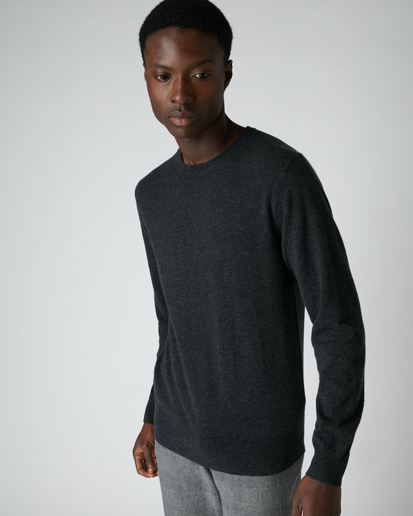 Men's The Oxford Round Neck Cashmere Sweater Dark Charcoal Grey | N.Peal