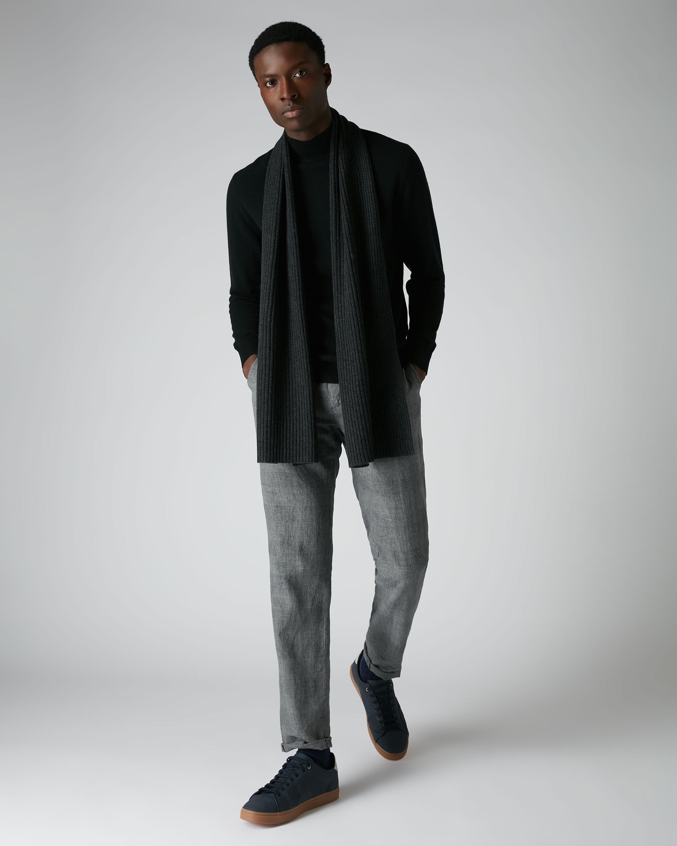 Men's Turtle Neck Cashmere Sweater Black | N.Peal