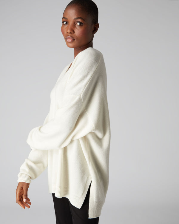 N.Peal Women's Oversized V Neck Cashmere Sweater New Ivory White