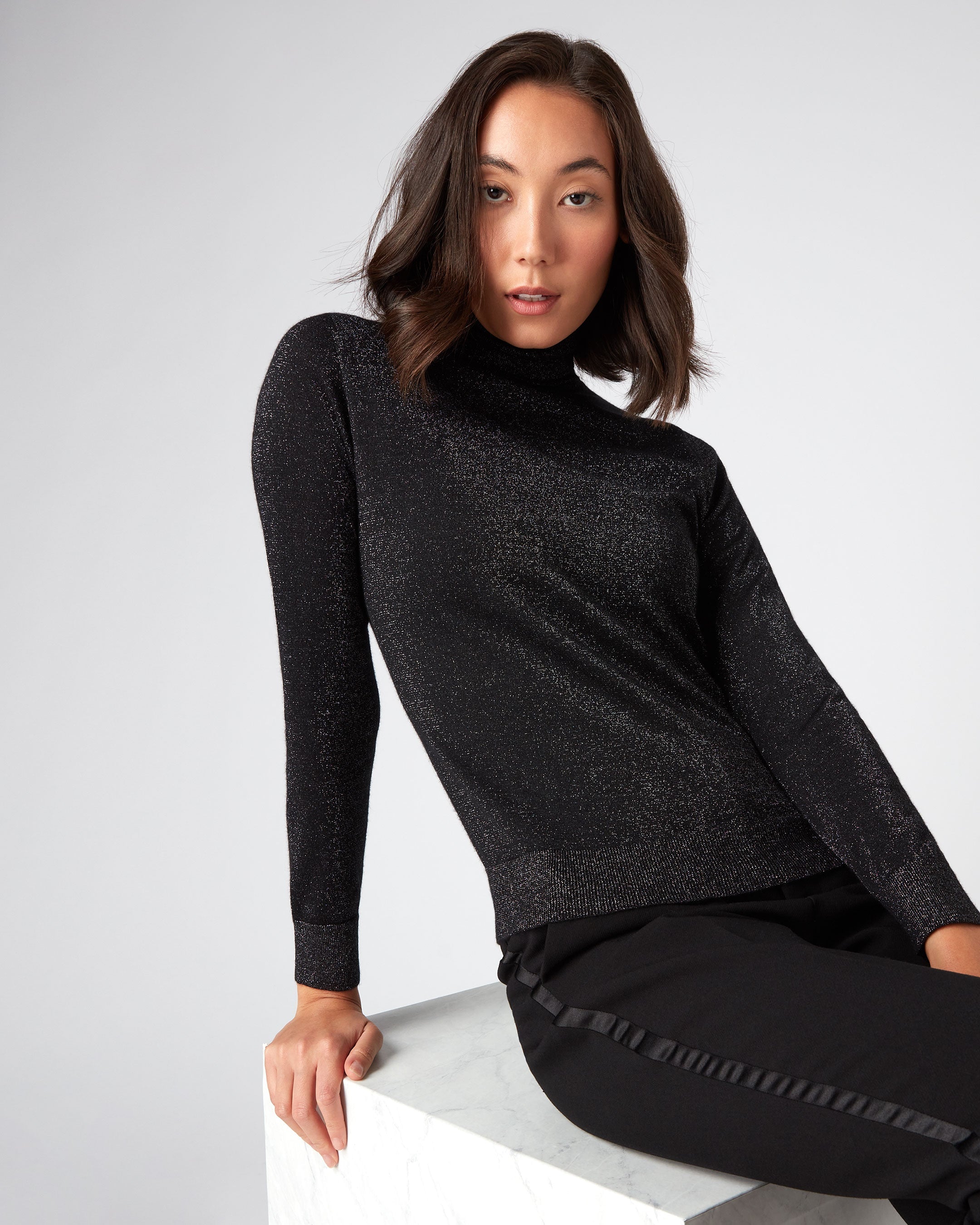 Women's Superfine Turtle Neck Cashmere Sweater With Lurex Black