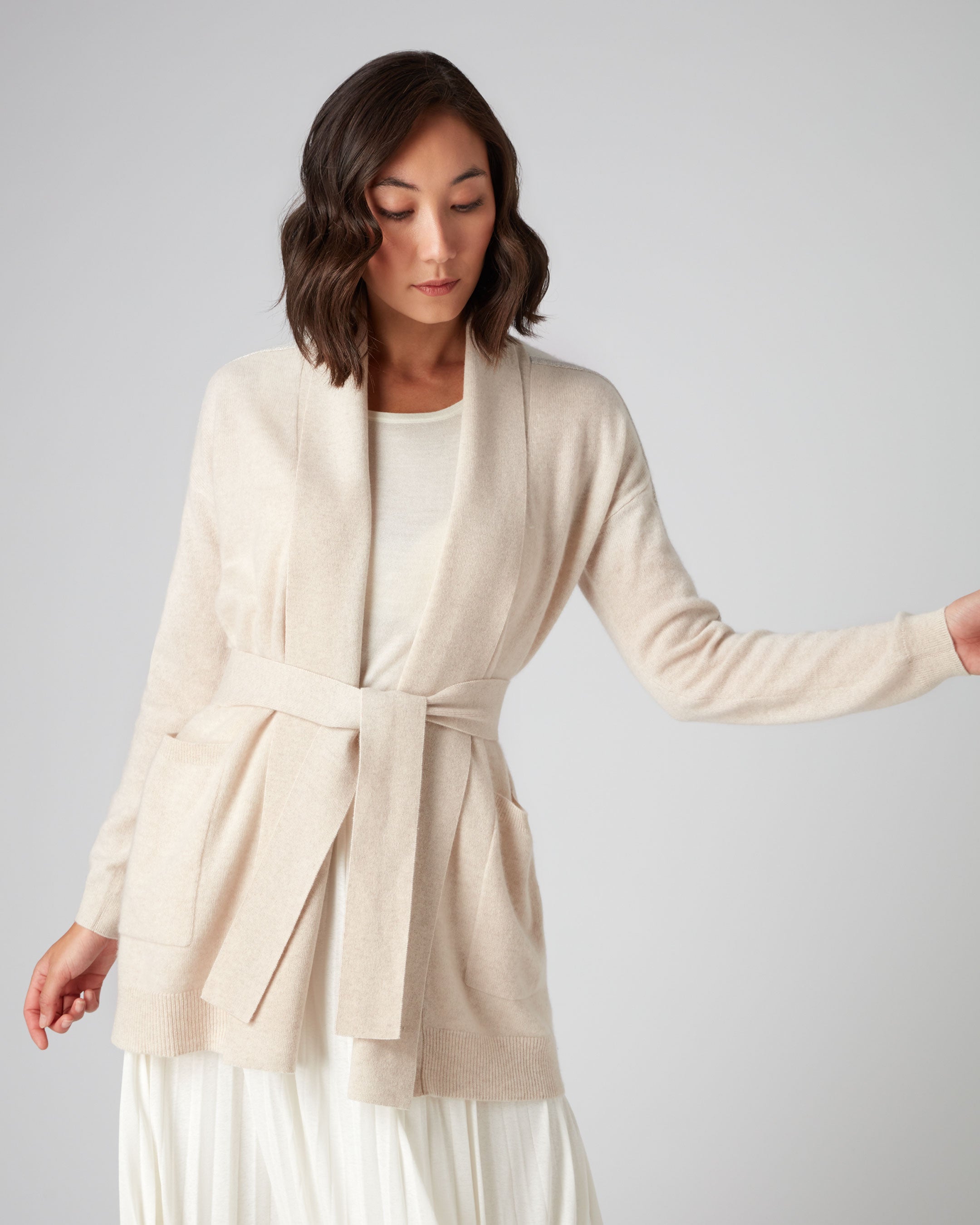 Women's Cable Sleeve Cashmere Cardigan Ecru White | N.Peal