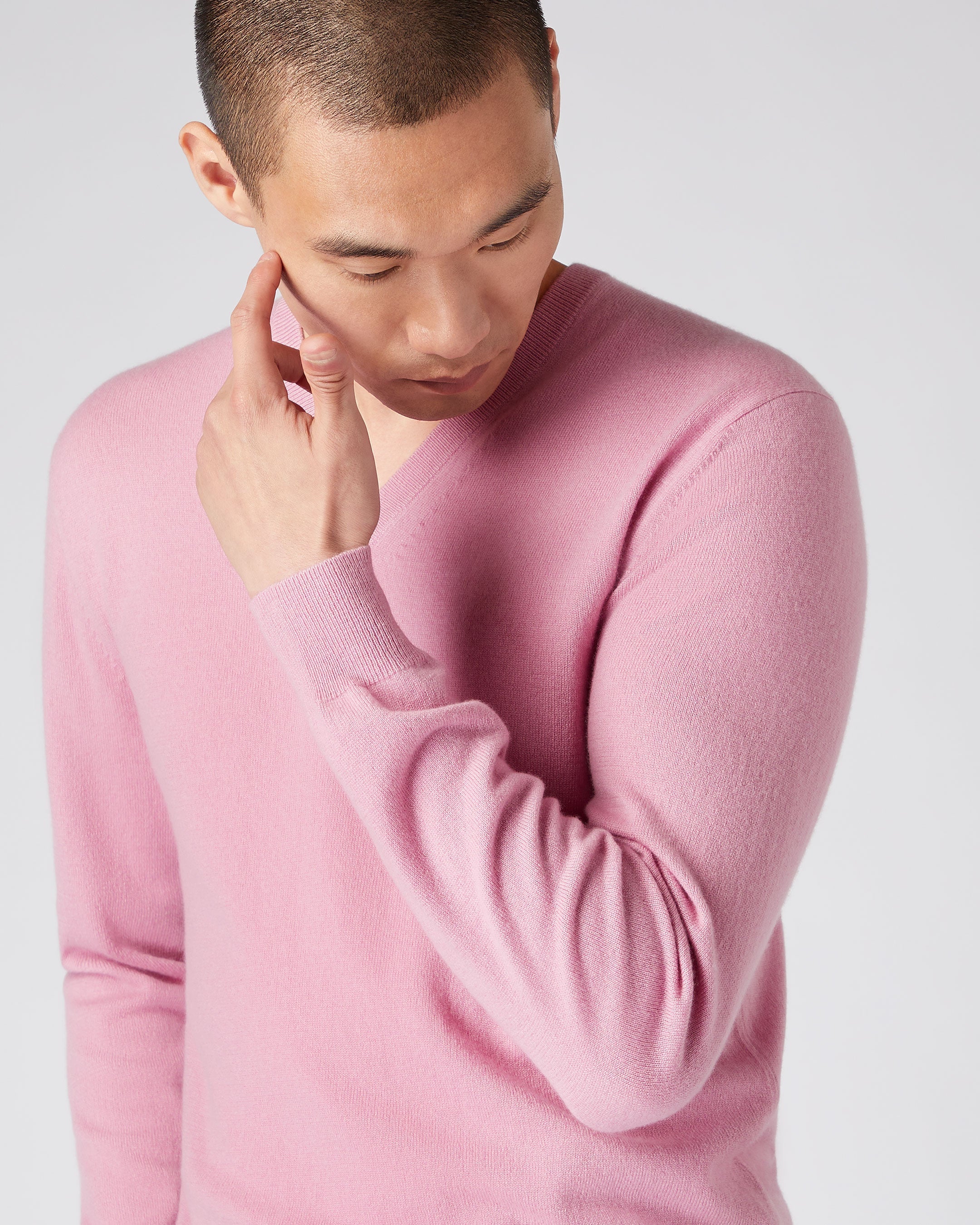 Mens pink cashmere 2025 v neck sweater