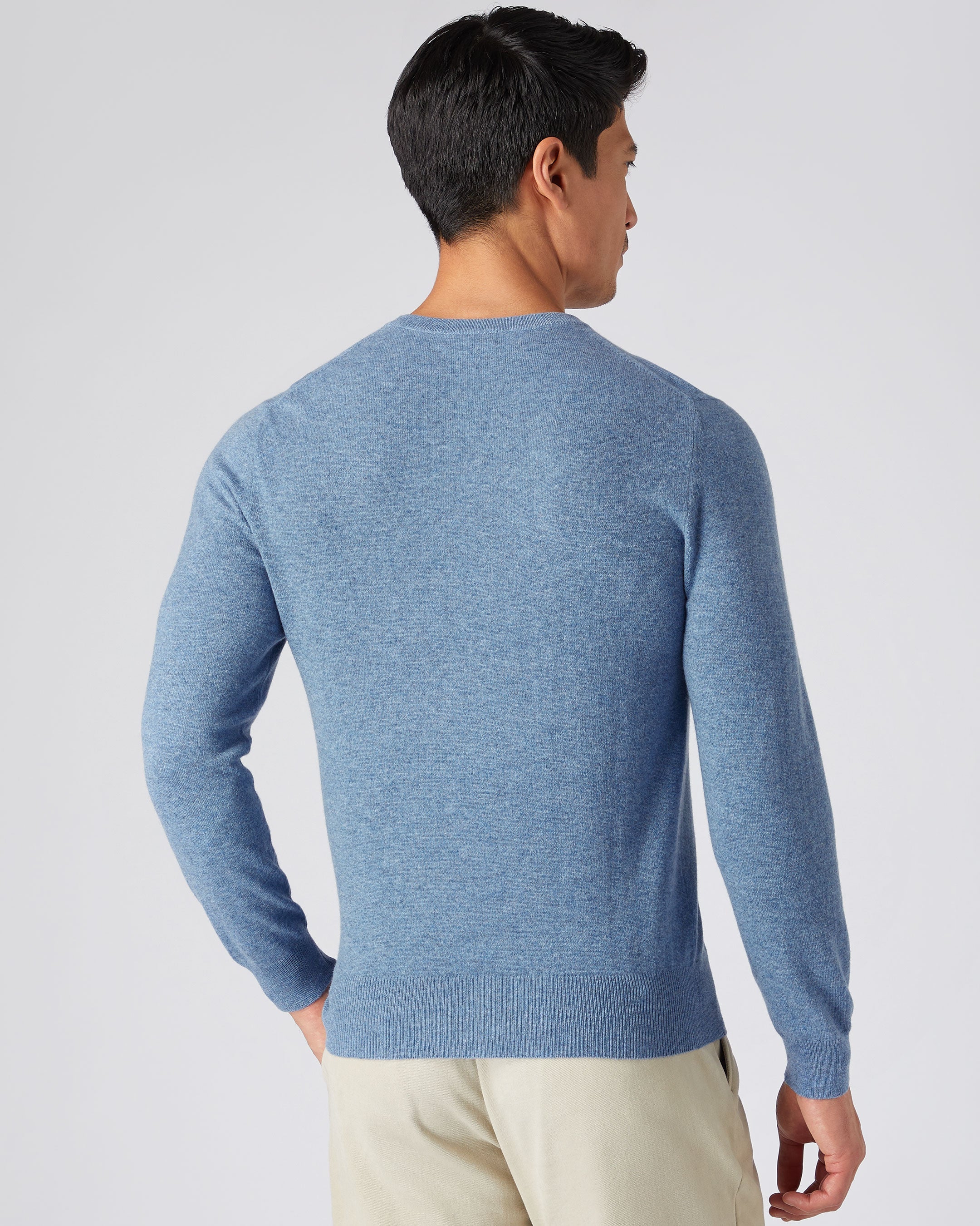 Men's The Oxford Round Neck Cashmere Sweater Faded Indigo Blue | N